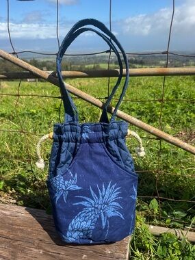 Vintage Hawaiian Quilted Bag Hydro Beach Vacation Blue Pinapple tote handmade